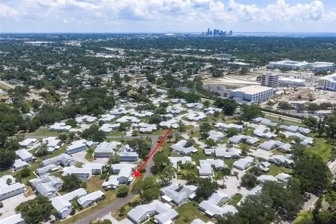 3281 38th Way S St Petersburg FL 33711