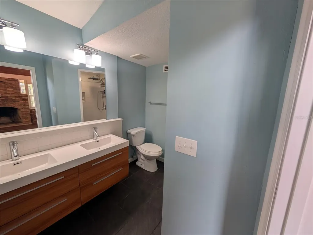 1510 E Shadowlawn Avenue Tampa FL 33610