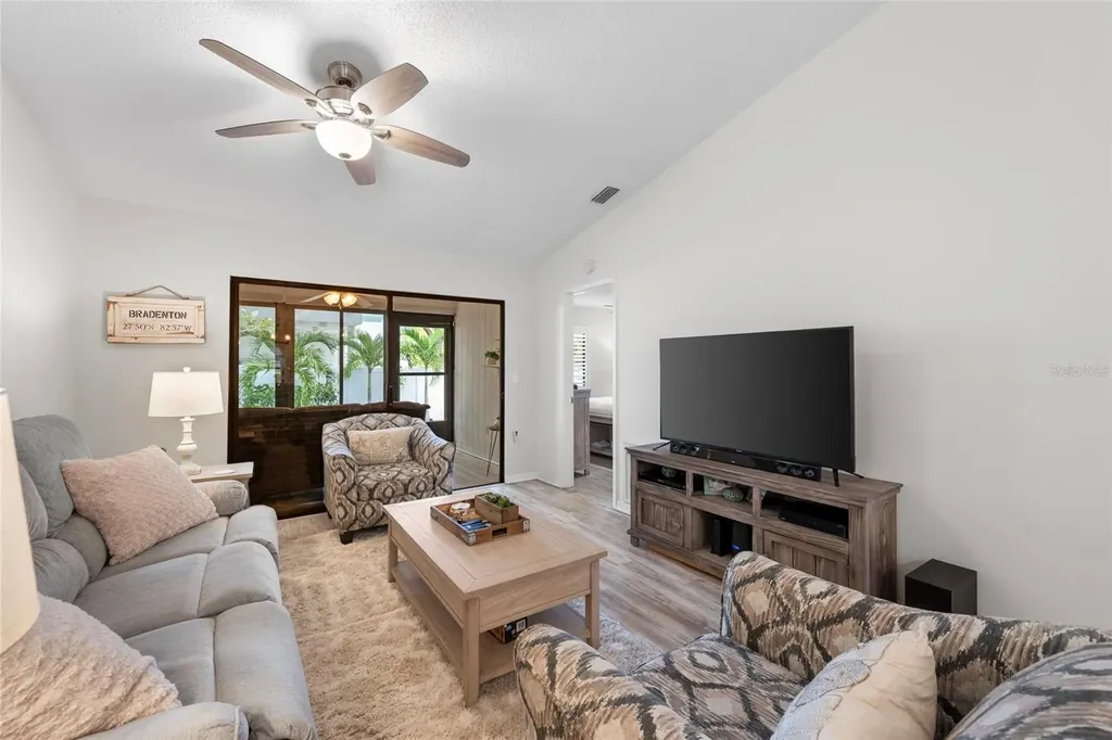 6015 27th Street W Bradenton FL 34207