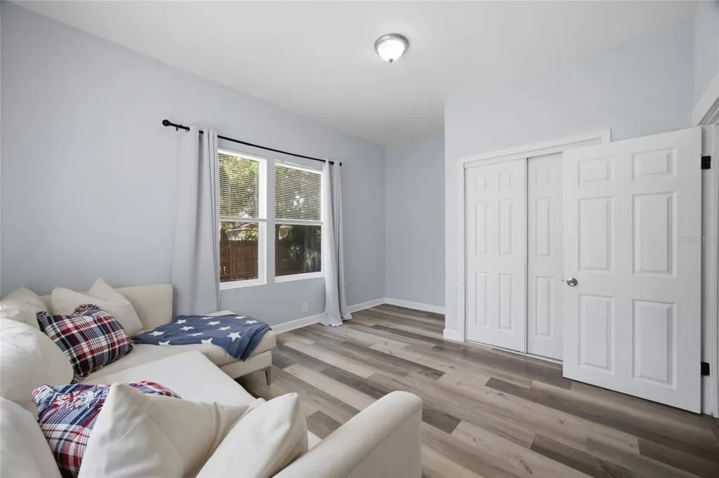 2132 W Beach Street Tampa FL 33607