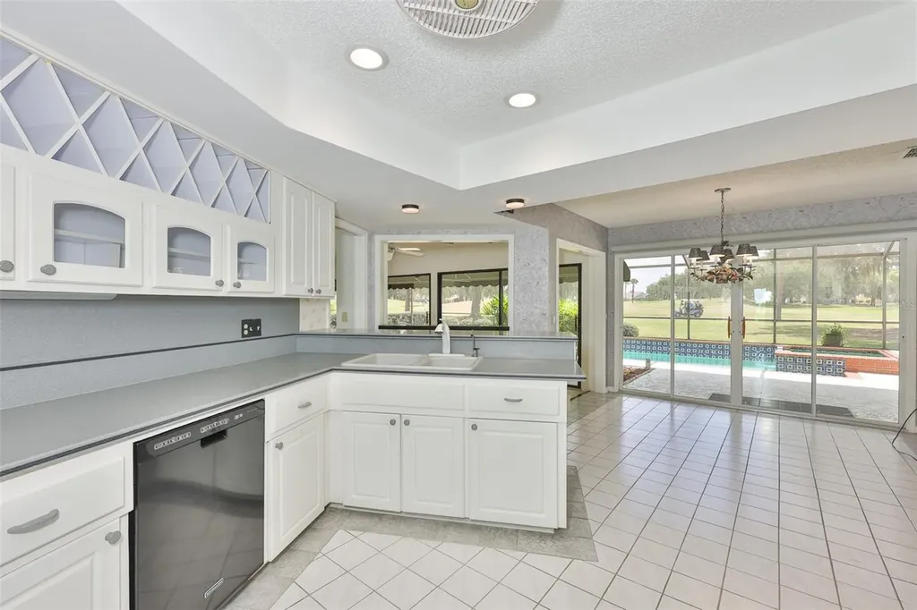 1927 E View Drive Sun City Center FL 33573