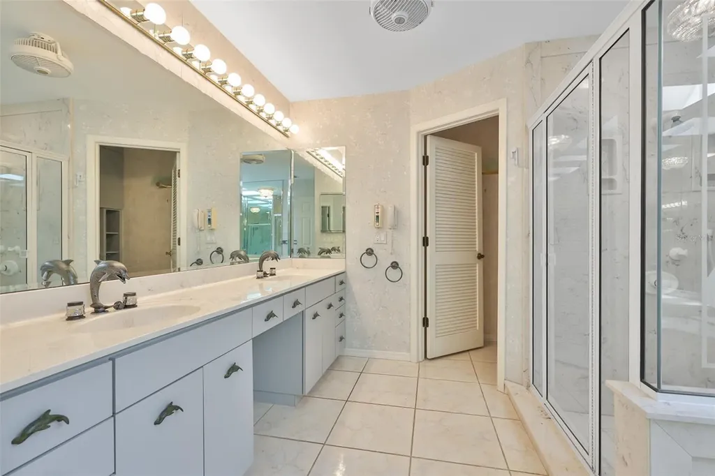1927 E View Drive Sun City Center FL 33573