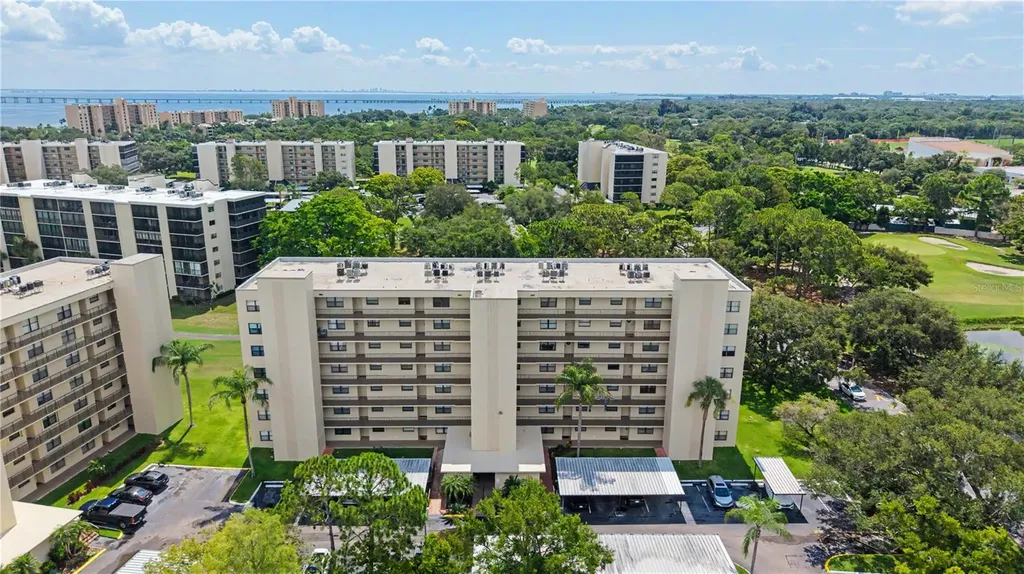800 Cove Cay Drive Clearwater FL 33760