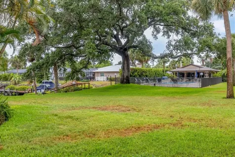 6642 Schooner Bay Circle Sarasota FL 34231