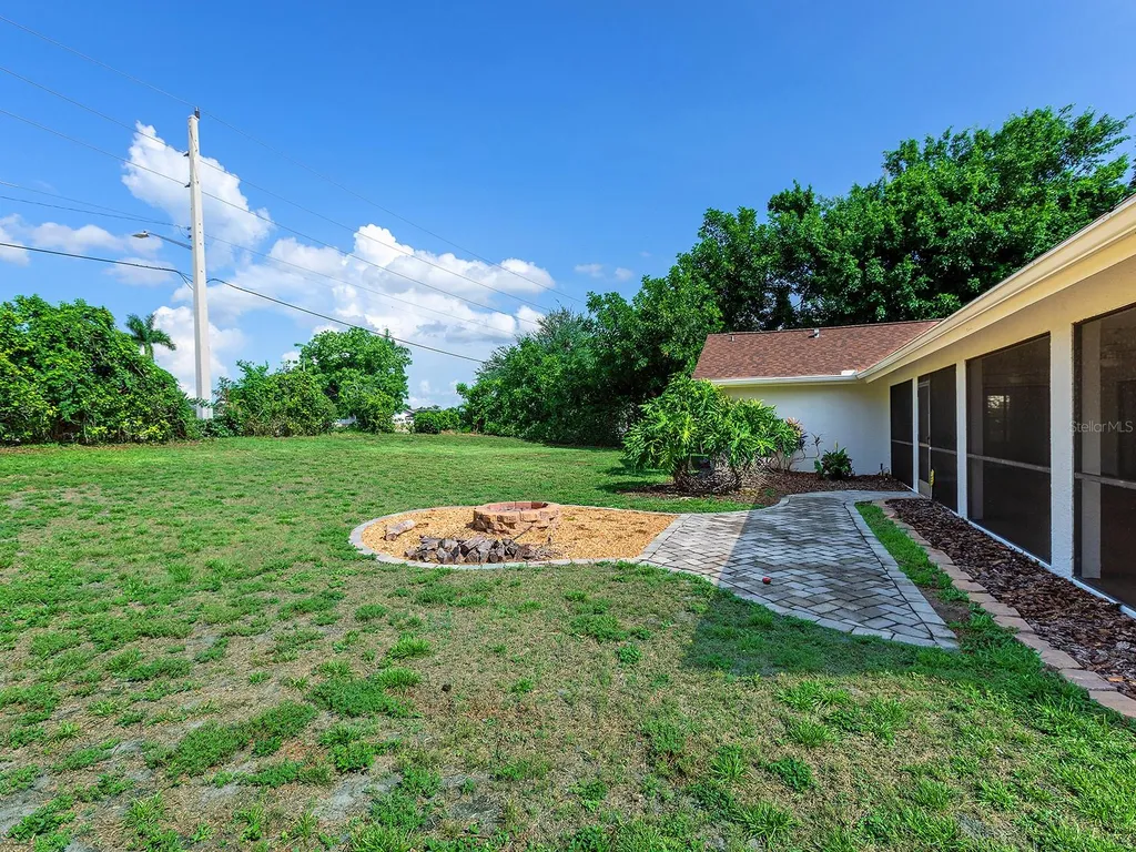 1756 Cottonwood Trail Sarasota FL 34232