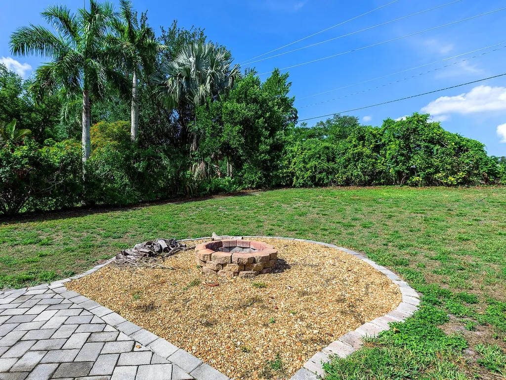 1756 Cottonwood Trail Sarasota FL 34232