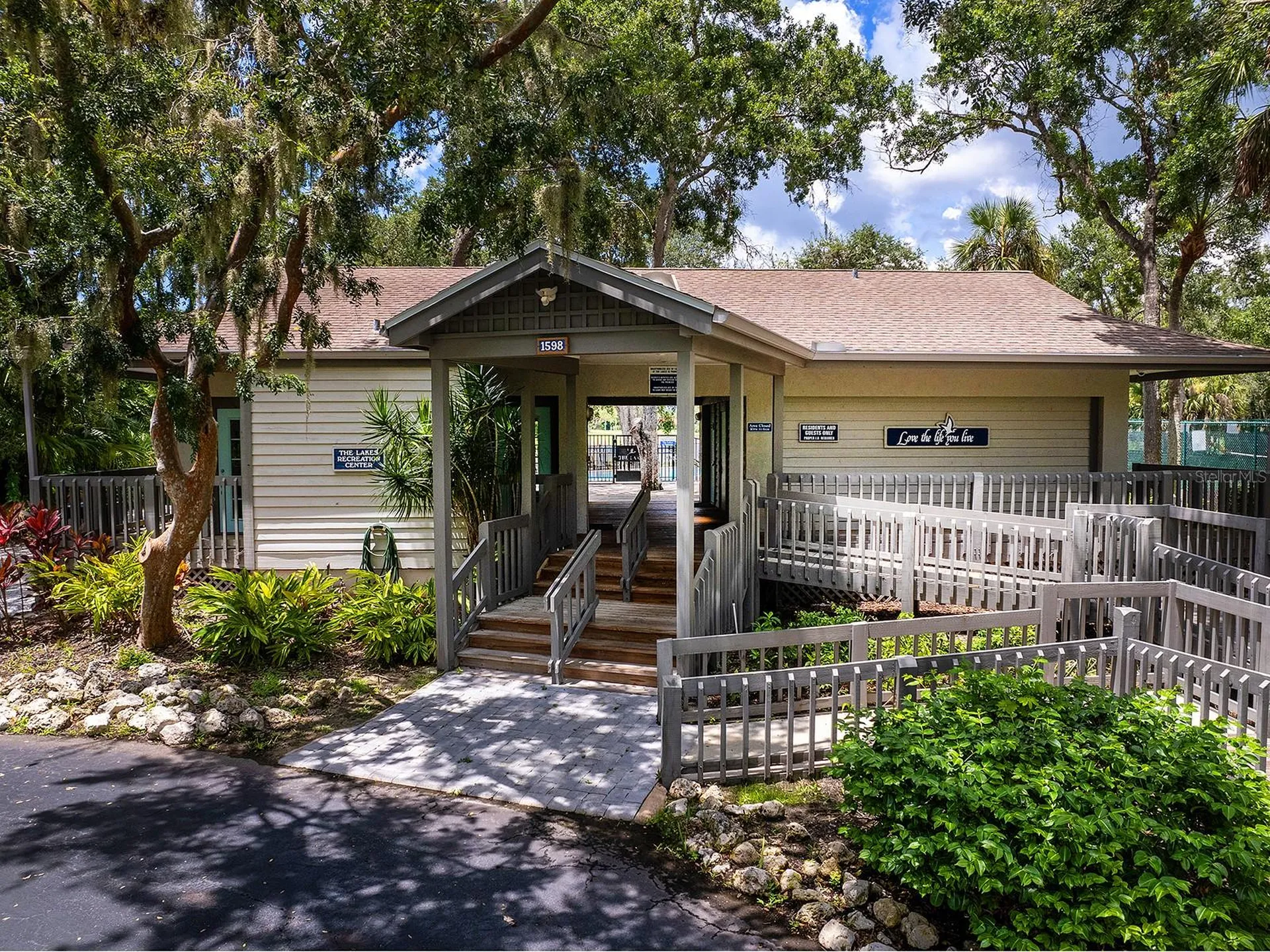 1756 Cottonwood Trail Sarasota FL 34232