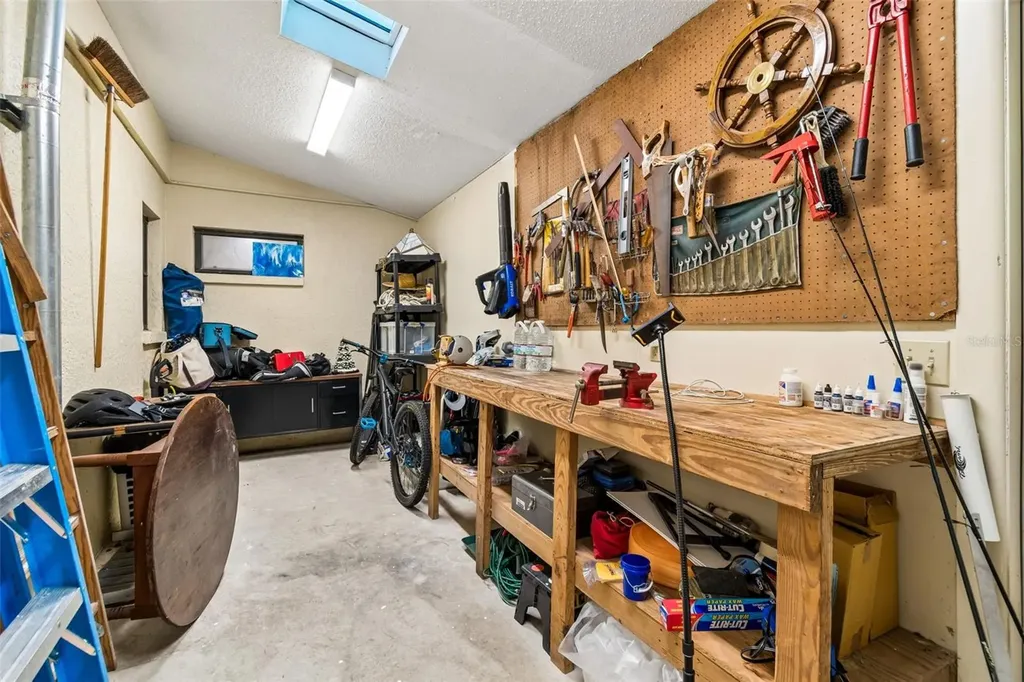 5804 Ainsworth Court E Tampa FL 33647