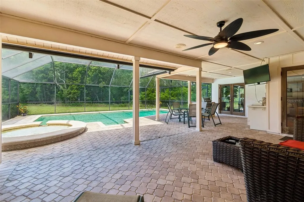 5804 Ainsworth Court E Tampa FL 33647