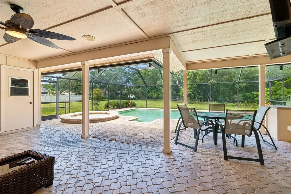 5804 Ainsworth Court E Tampa FL 33647