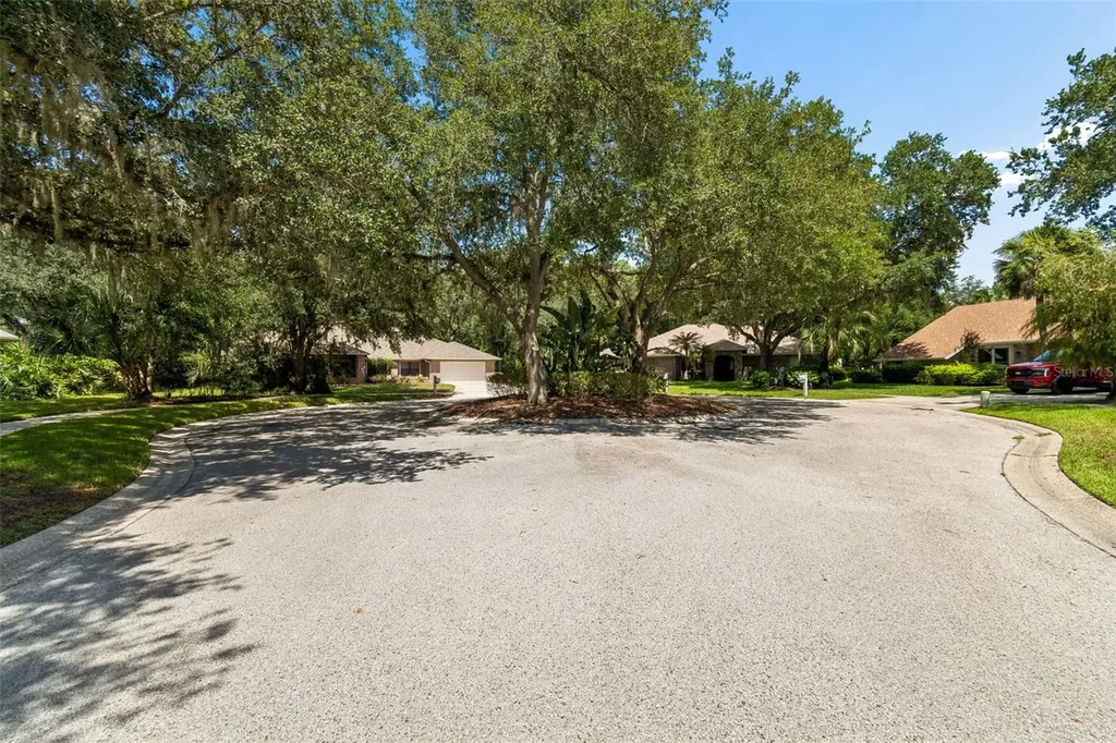 5804 Ainsworth Court E Tampa FL 33647