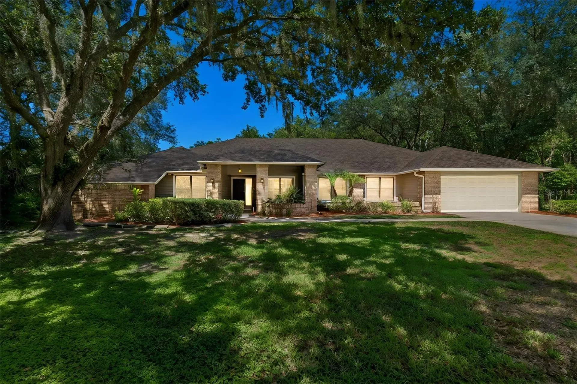 5804 Ainsworth Court E Tampa FL 33647