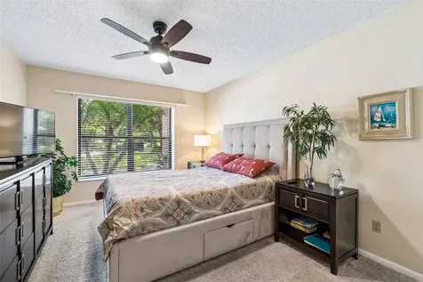 5804 Ainsworth Court E Tampa FL 33647