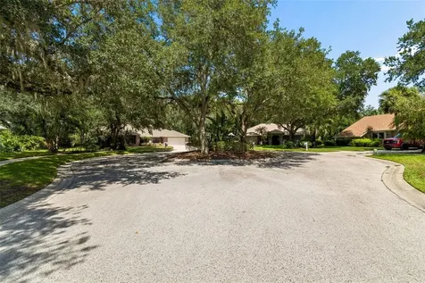 5804 Ainsworth Court E Tampa FL 33647