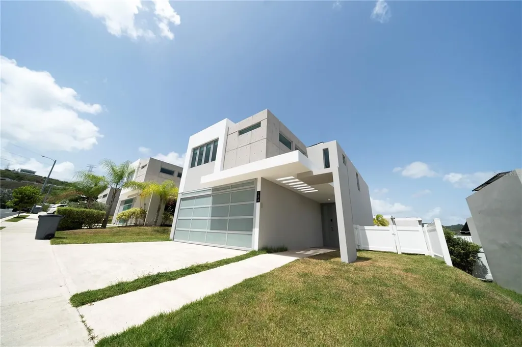 Calle 13 Guaynabo PR 00971