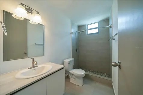 Calle 13 Guaynabo PR 00971
