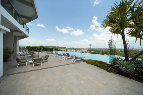 Calle 13 Guaynabo PR 00971