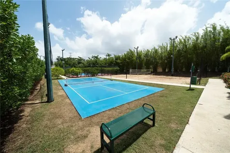 Calle 13 Guaynabo PR 00971