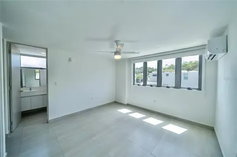 Calle 13 Guaynabo PR 00971