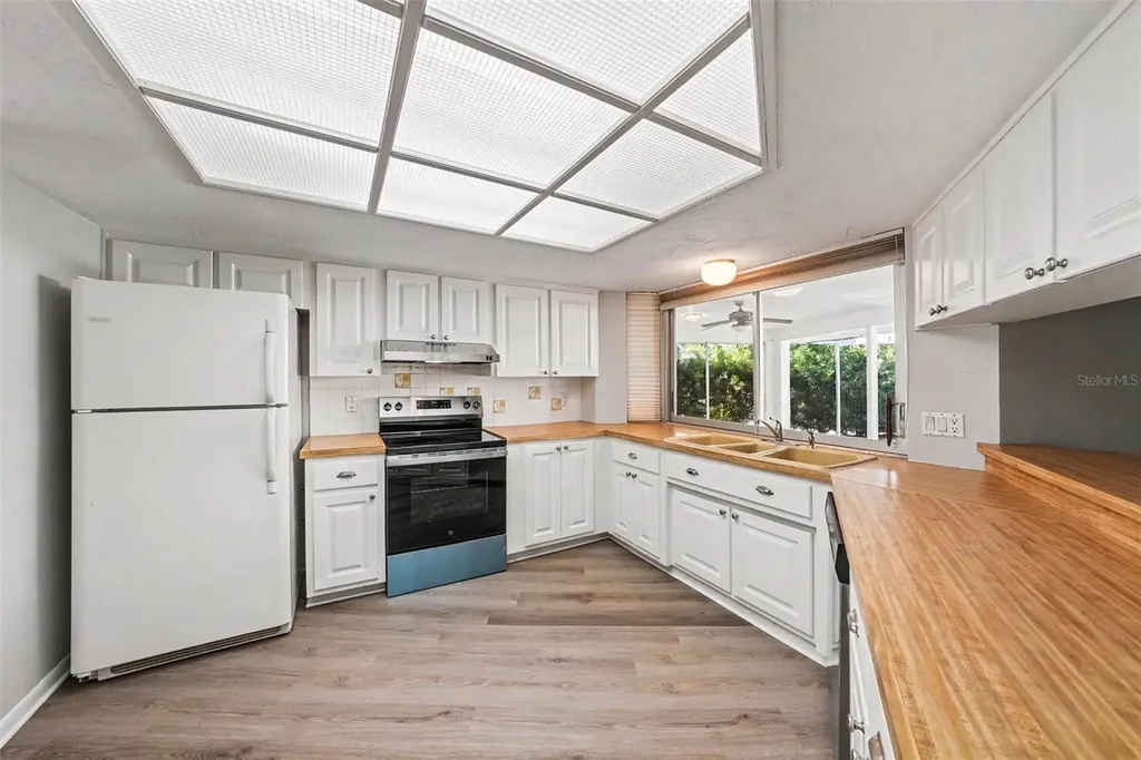 209 15th Street Palm Harbor FL 34683