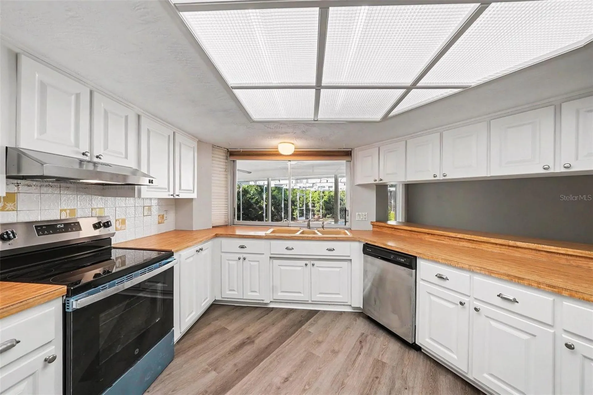 209 15th Street Palm Harbor FL 34683