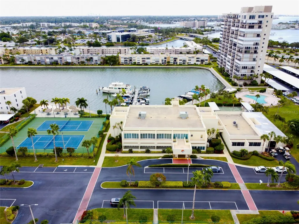 7405 Bay Island Drive S South Pasadena FL 33707