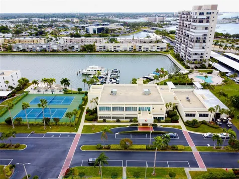 7405 Bay Island Drive S South Pasadena FL 33707