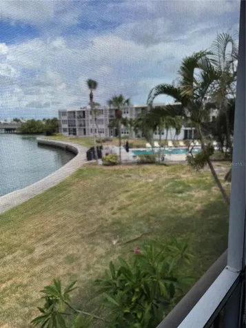 7405 Bay Island Drive S South Pasadena FL 33707