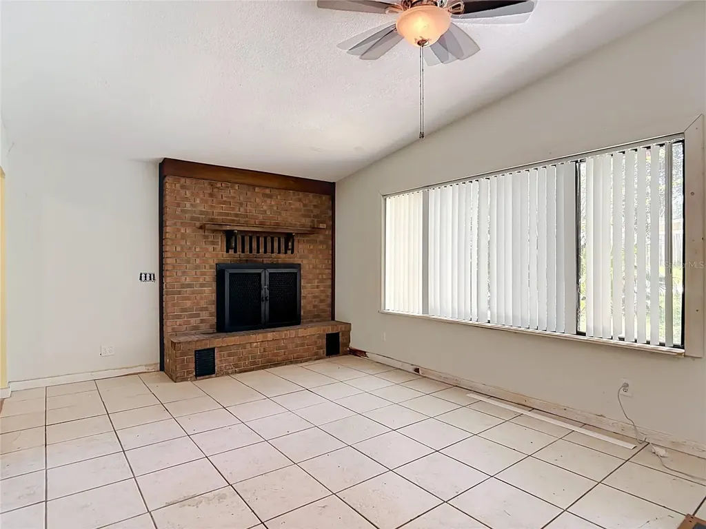24930 Avenue C Paisley FL 32767