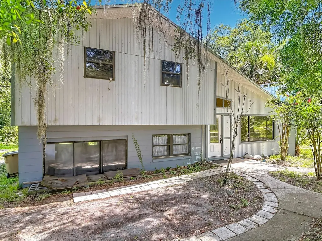 24930 Avenue C Paisley FL 32767