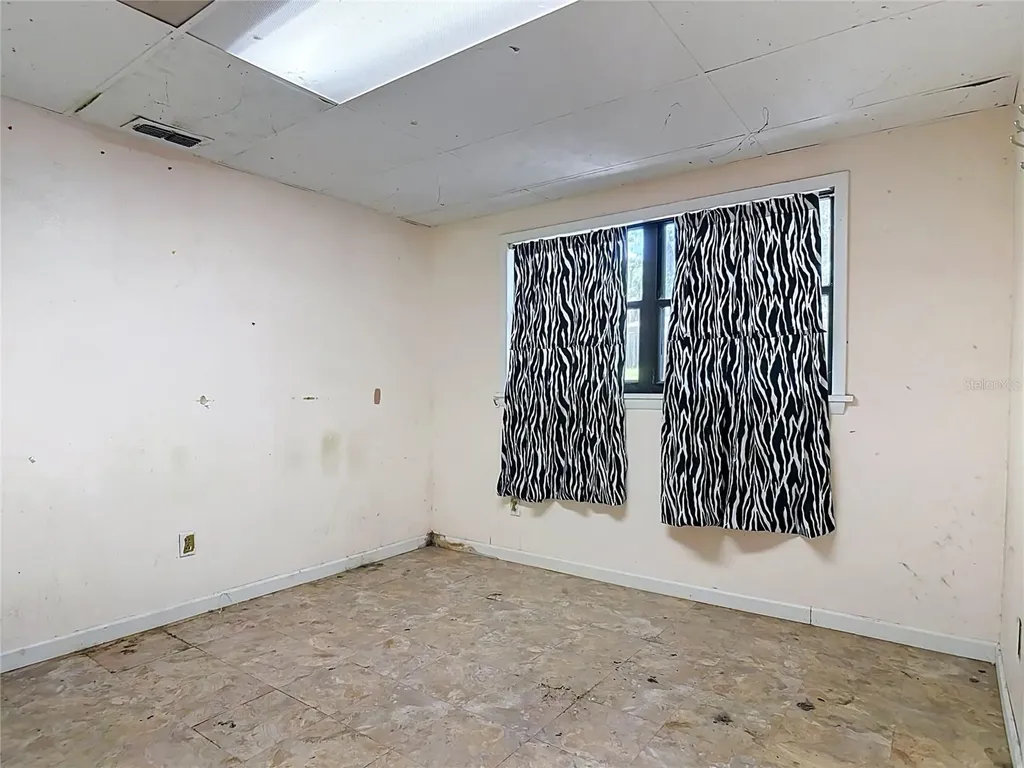24930 Avenue C Paisley FL 32767