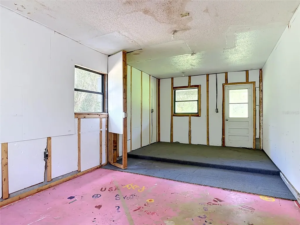 24930 Avenue C Paisley FL 32767