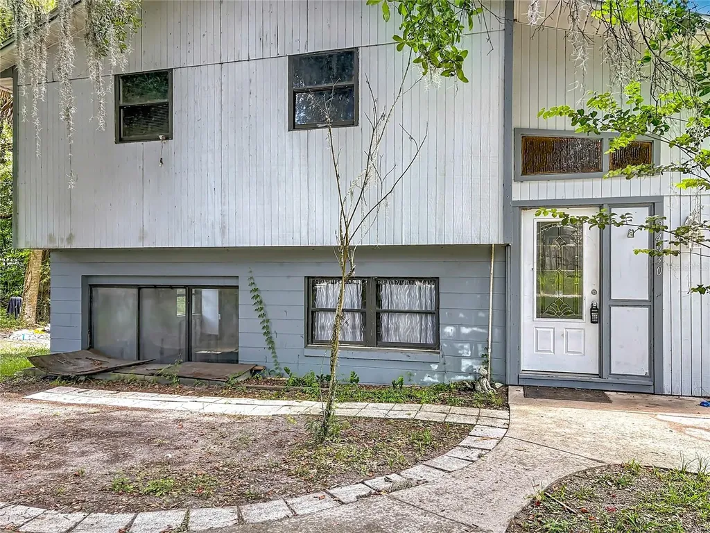 24930 Avenue C Paisley FL 32767