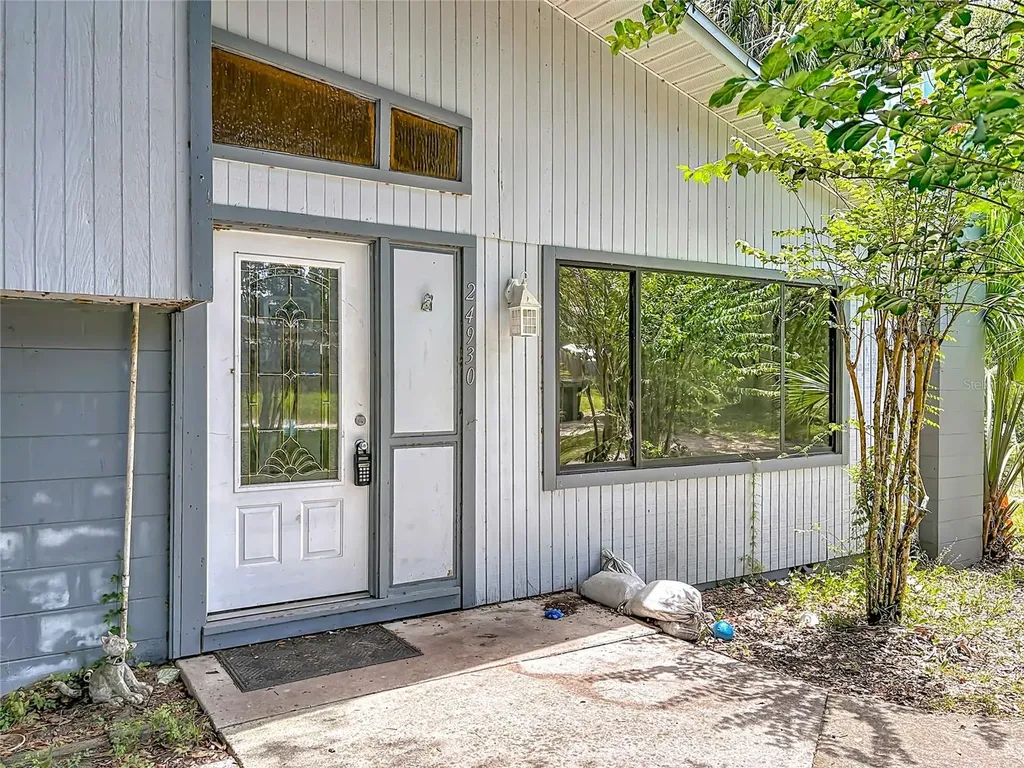 24930 Avenue C Paisley FL 32767