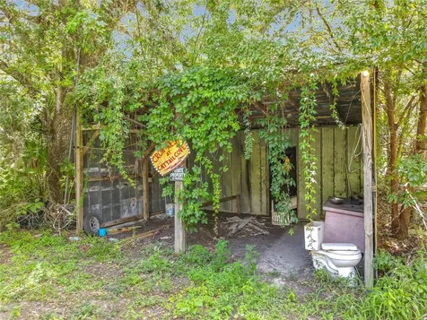 24930 Avenue C Paisley FL 32767