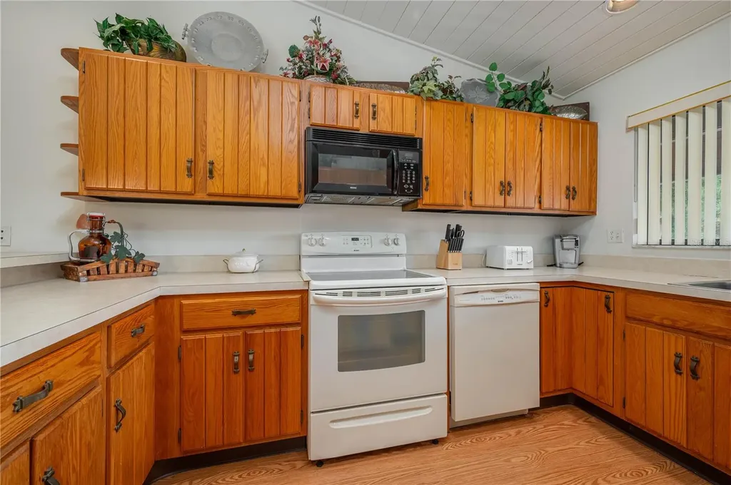 8203 Village Drive Lake Wales FL 33898