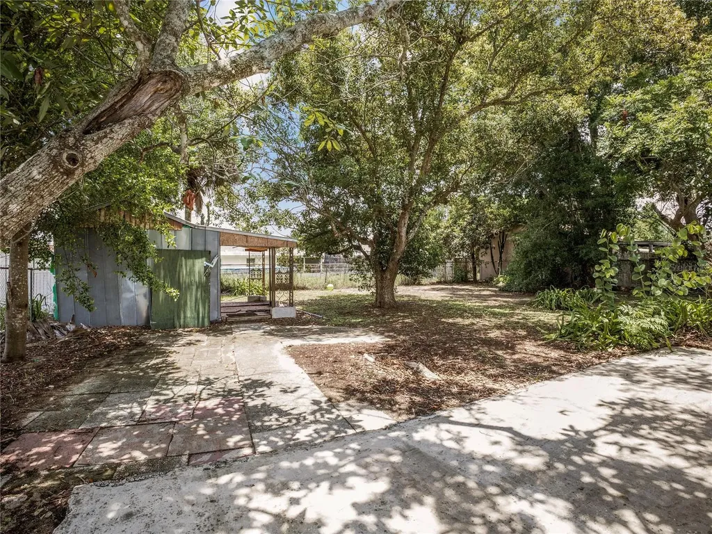 208 E Winthrop Street Avon Park FL 33825