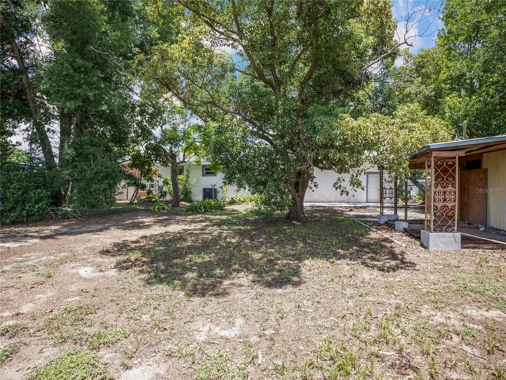 208 E Winthrop Street Avon Park FL 33825