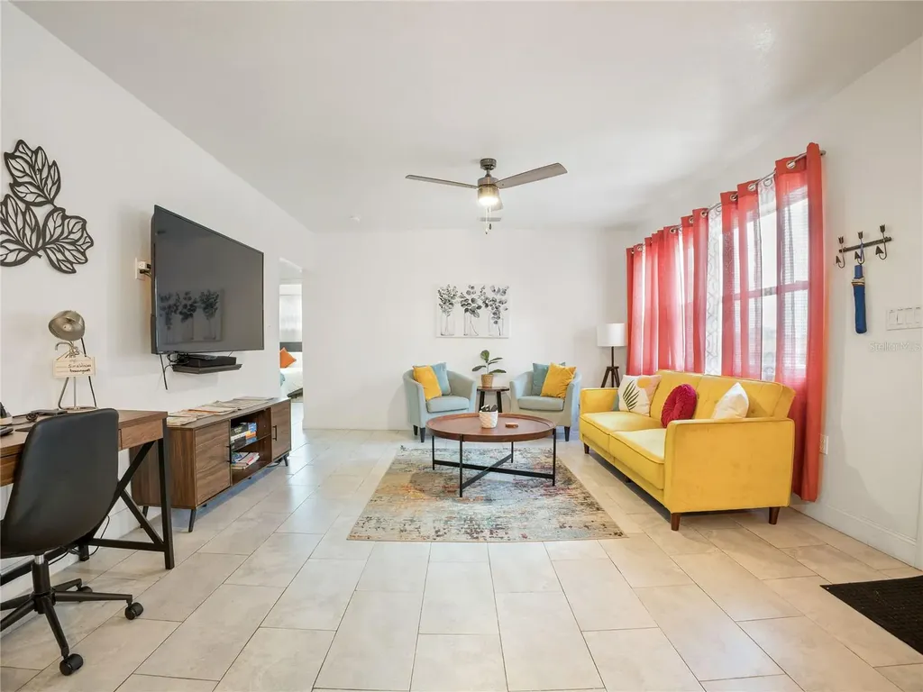 208 E Winthrop Street Avon Park FL 33825