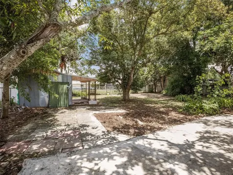 208 E Winthrop Street Avon Park FL 33825