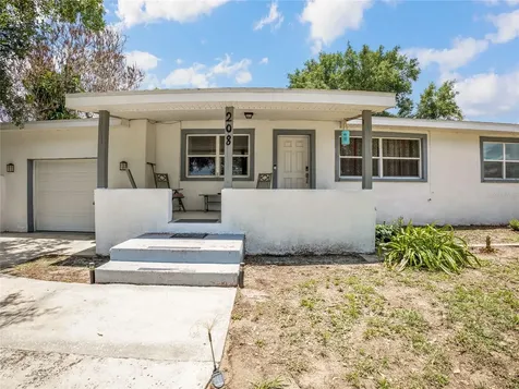 208 E Winthrop Street Avon Park FL 33825