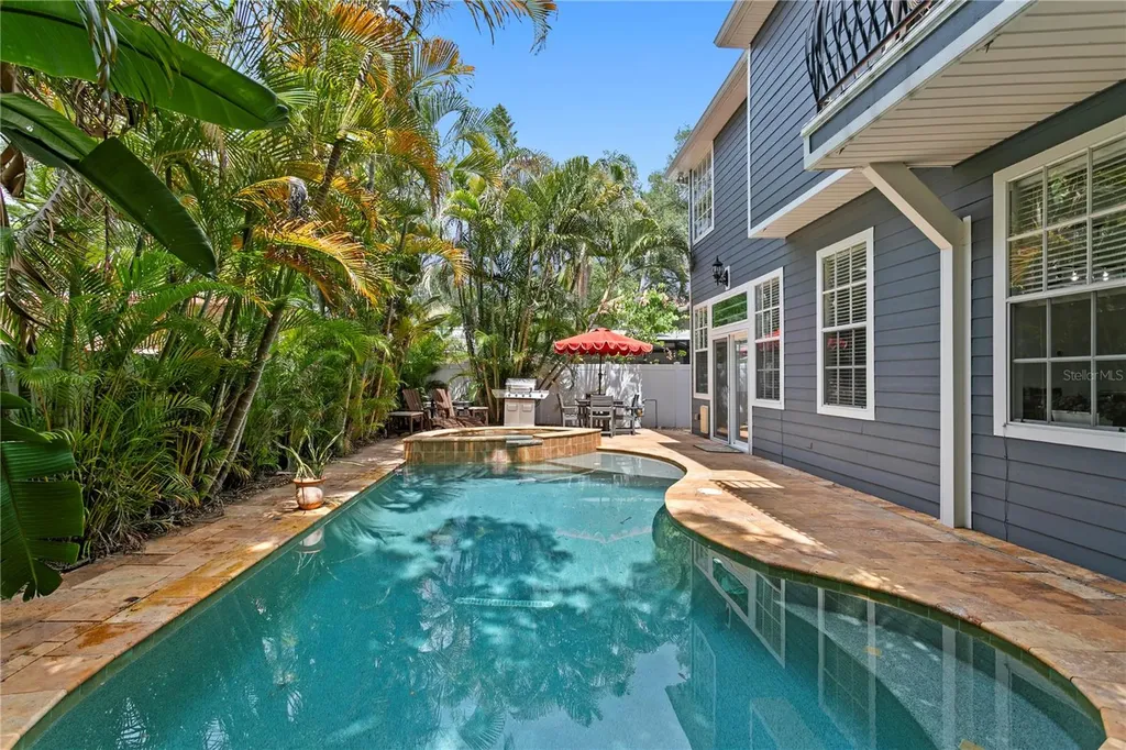 3319 W Villa Rosa Street Tampa FL 33611