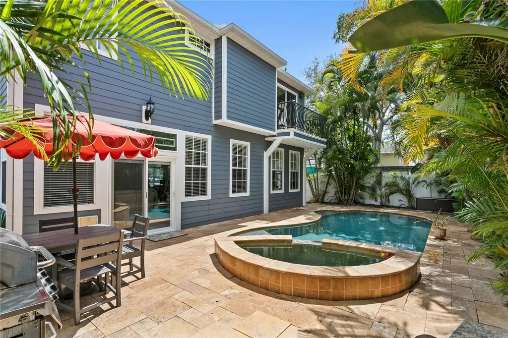3319 W Villa Rosa Street Tampa FL 33611