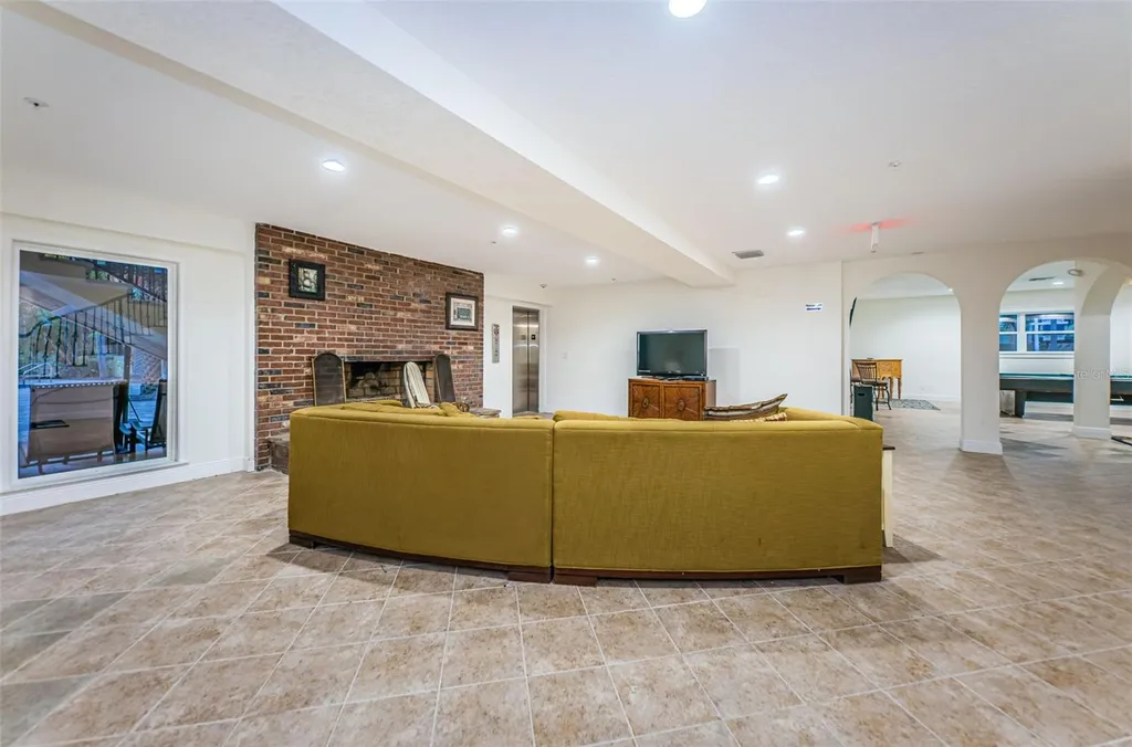 726 Grand Cypress Lane Tarpon Springs FL 34689