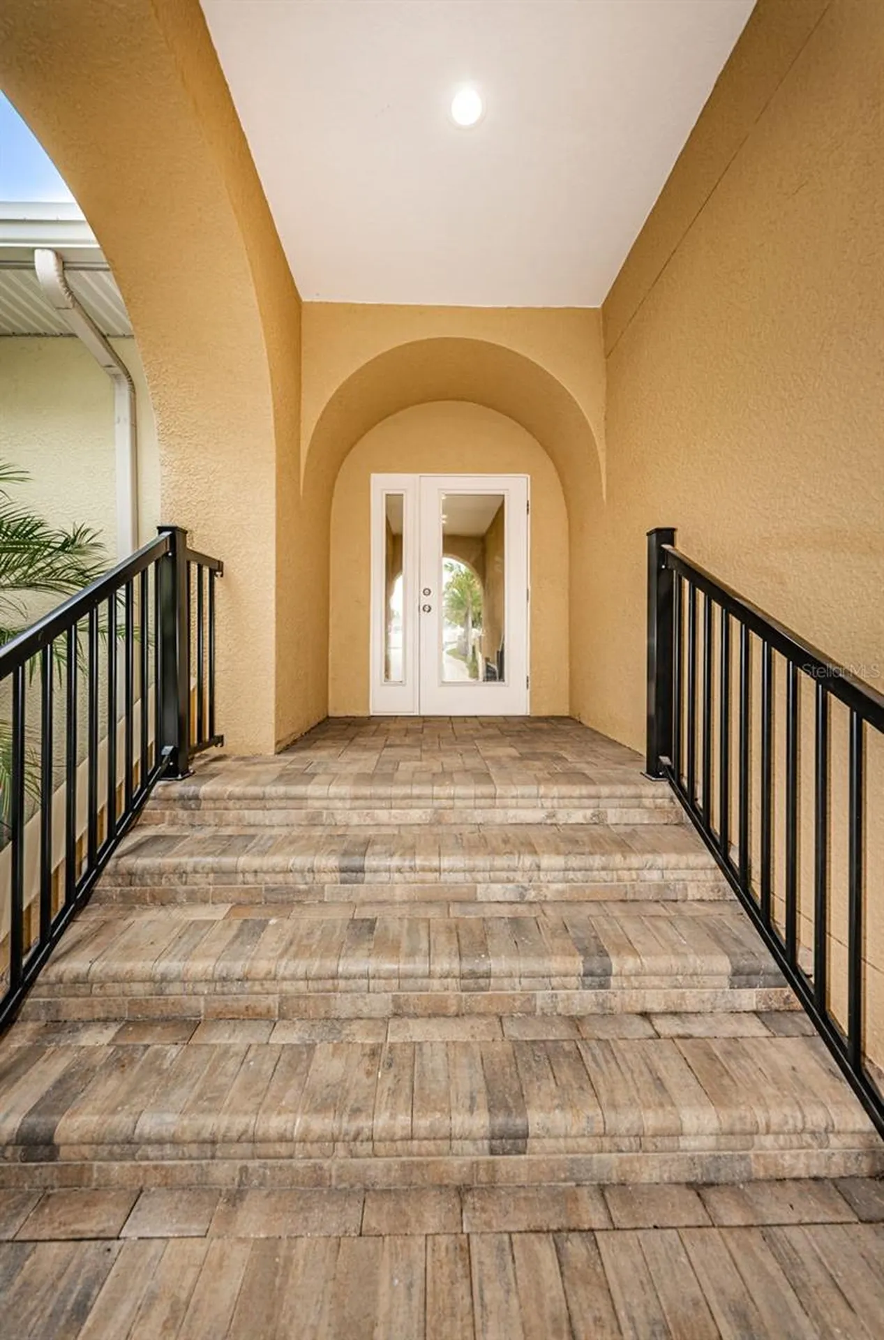 726 Grand Cypress Lane Tarpon Springs FL 34689