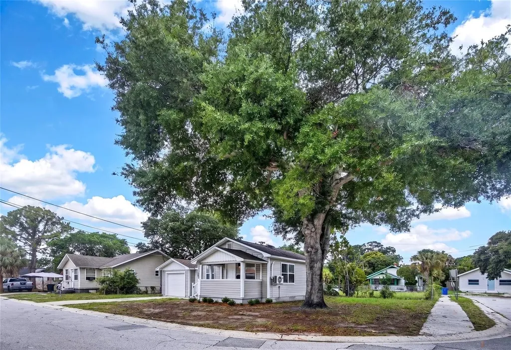 1905 24th Street S St Petersburg FL 33712