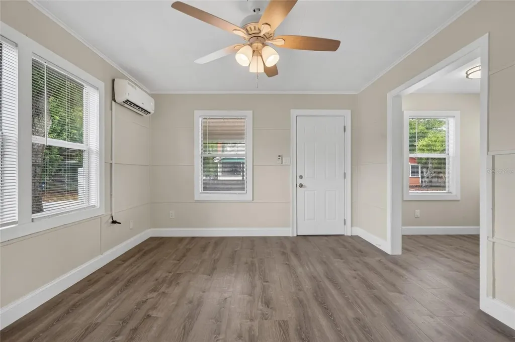 1905 24th Street S St Petersburg FL 33712