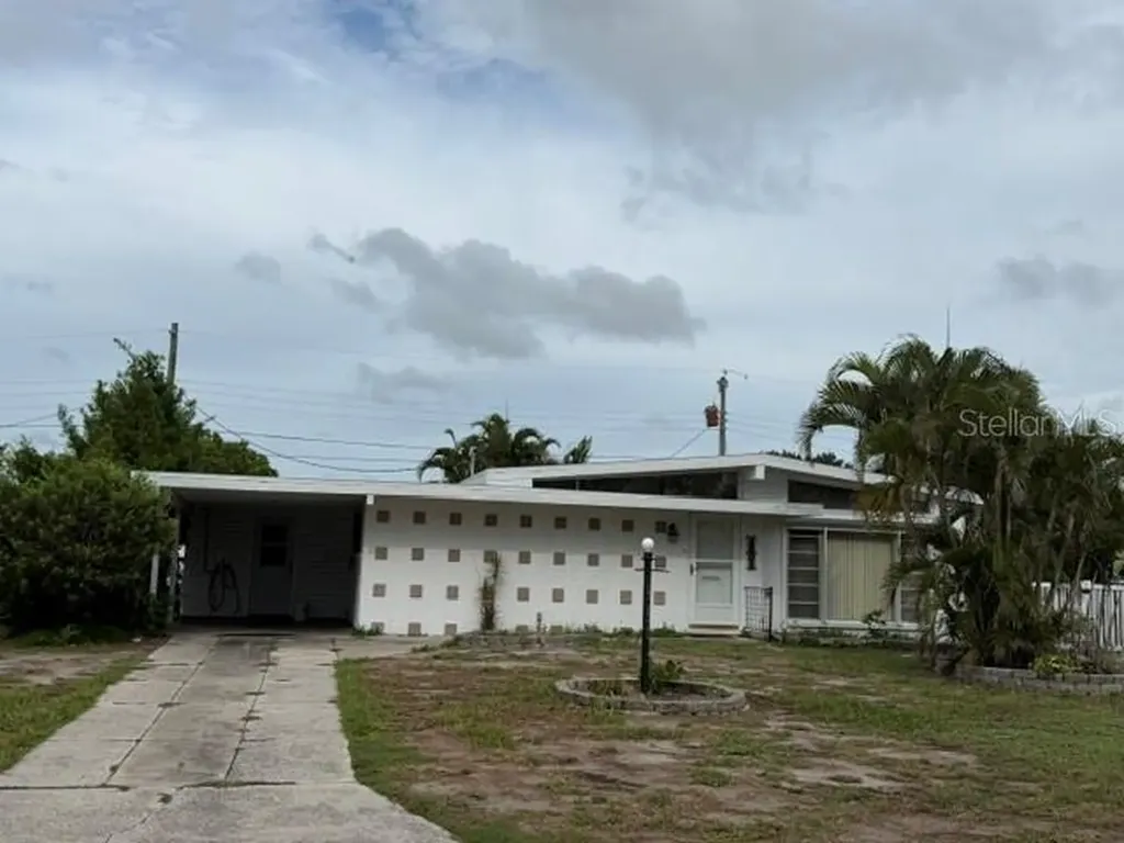 1205 Princeton Avenue Bradenton FL 34207
