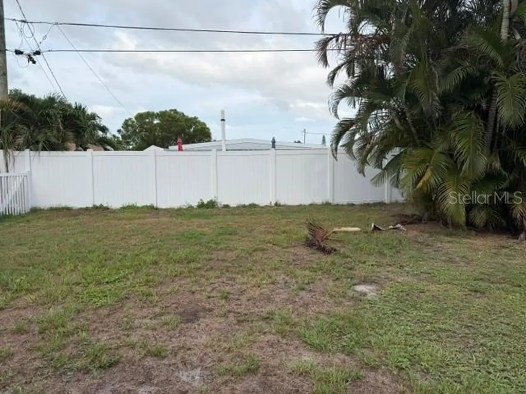 1205 Princeton Avenue Bradenton FL 34207