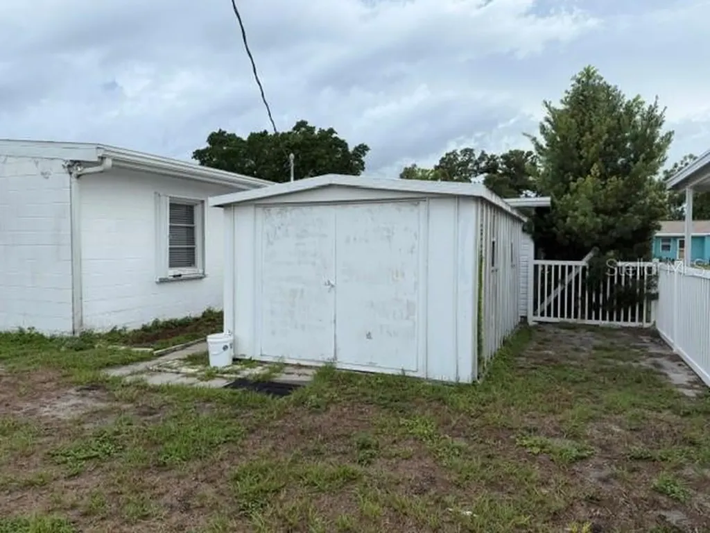 1205 Princeton Avenue Bradenton FL 34207